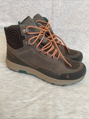 Vasque Breeze 7417 Hiking Boots with Coral Laces and Teal Accents- Sz 9